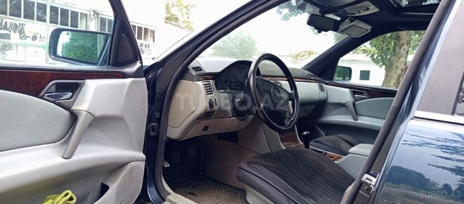 Mercedes E 200-6