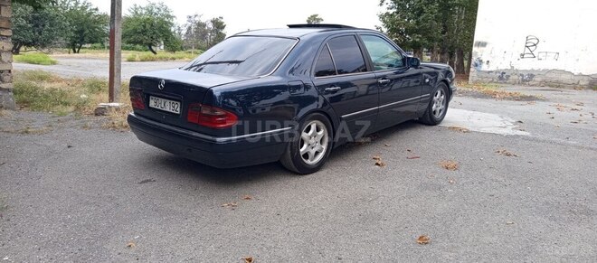 Mercedes E 200-3