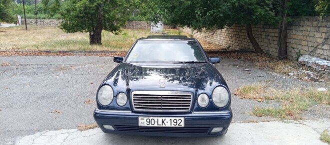Mercedes E 200-4