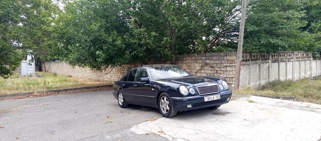 Mercedes E 200-5