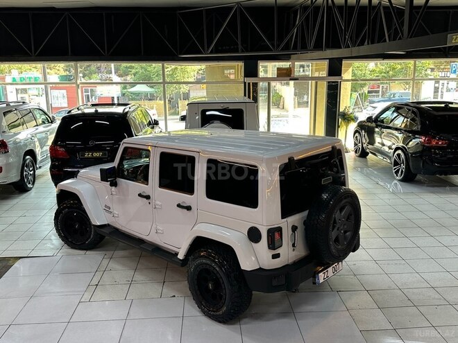 Jeep Wrangler-12