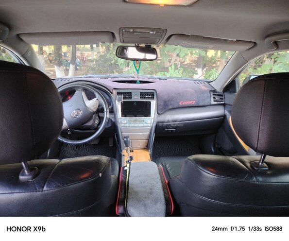 Toyota Camry-9