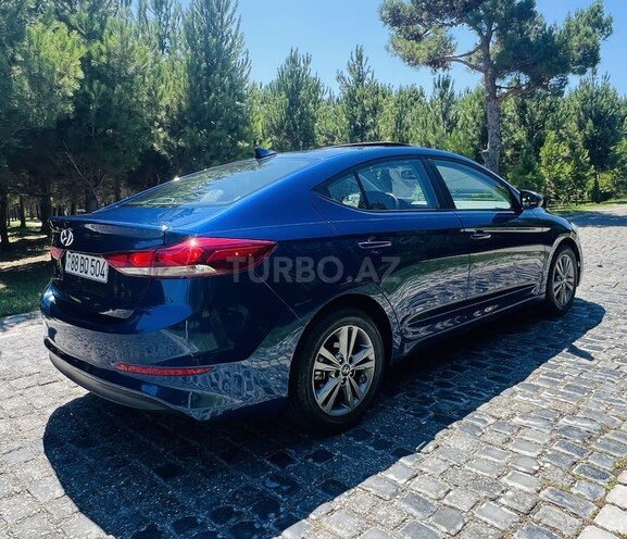 Hyundai Elantra-5