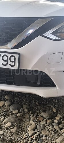 Nissan Sentra-10