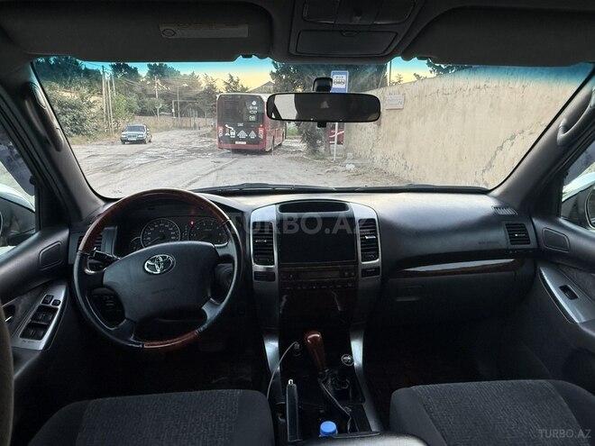 Toyota Land Cruiser Prado-6