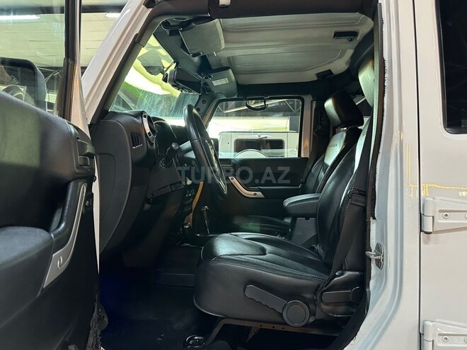 Jeep Wrangler-14