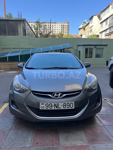 Hyundai Elantra-1