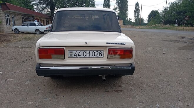 LADA (VAZ) 2107-2