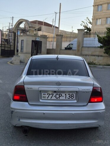 Opel Vectra-4