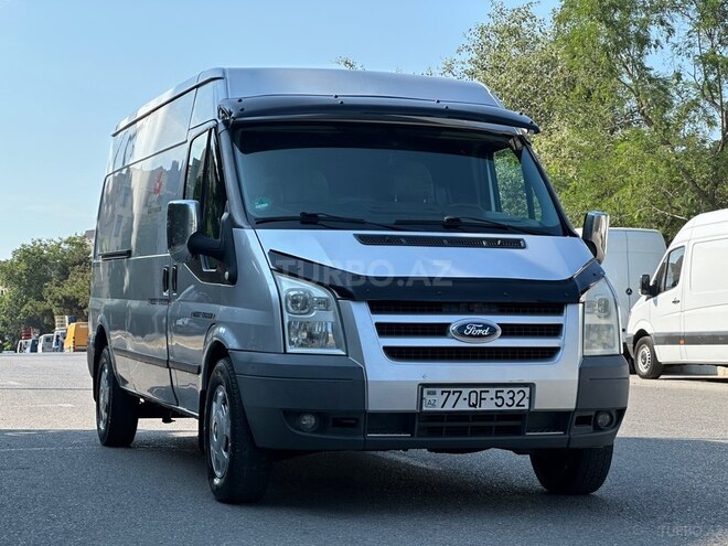 Ford Transit-3