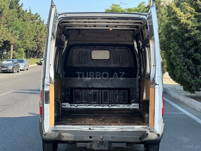 Ford Transit-7