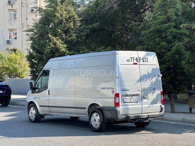 Ford Transit-5