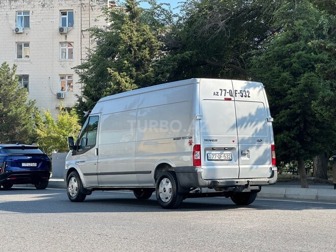 Ford Transit-6
