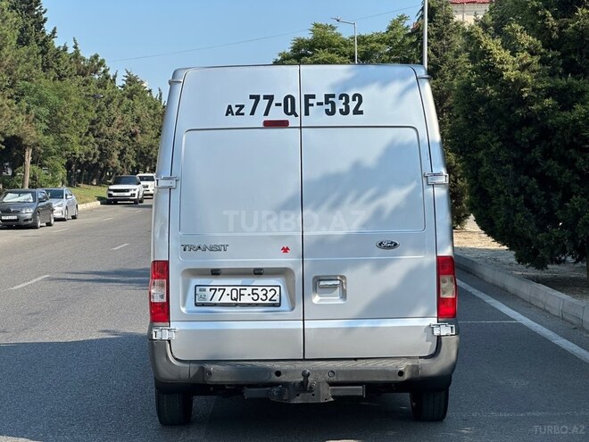 Ford Transit-4