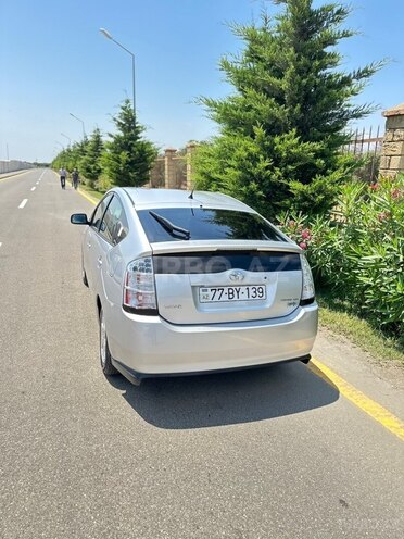 Toyota Prius-2