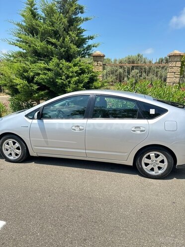 Toyota Prius-4