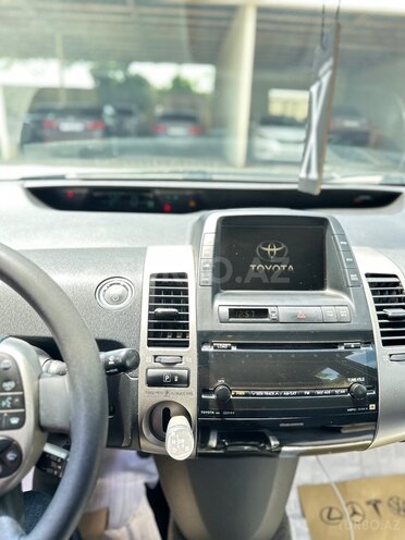 Toyota Prius-11