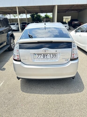 Toyota Prius-18