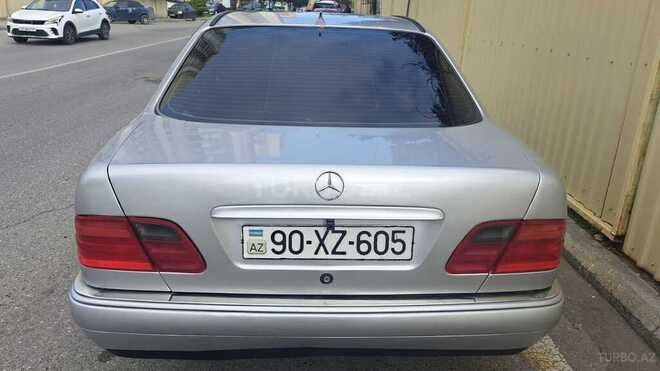 Mercedes E 200-3