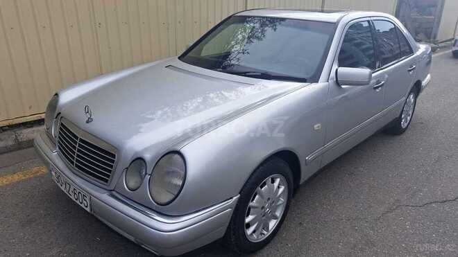 Mercedes E 200-1