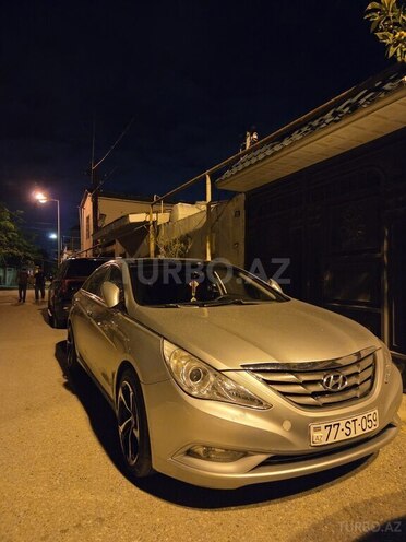 Hyundai Sonata-5