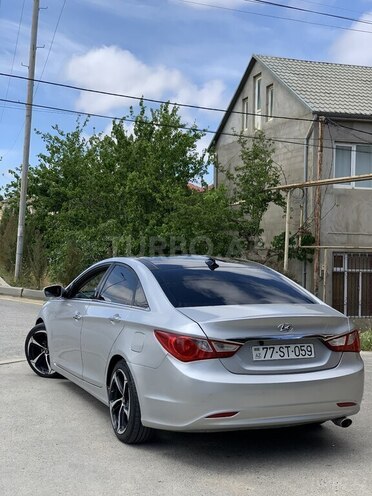 Hyundai Sonata-2
