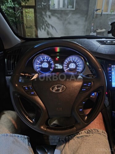 Hyundai Sonata-9