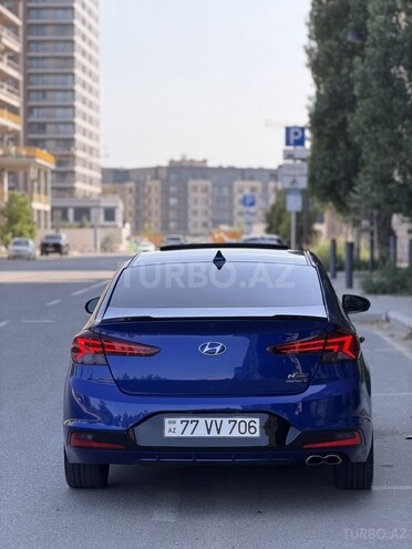 Hyundai Elantra-3