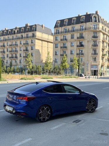 Hyundai Elantra-11