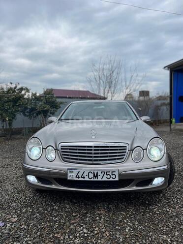 Mercedes E 320-1