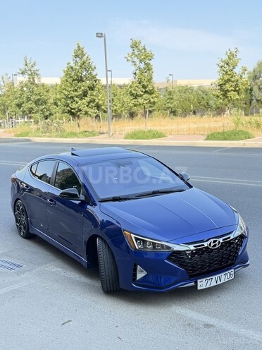 Hyundai Elantra-1