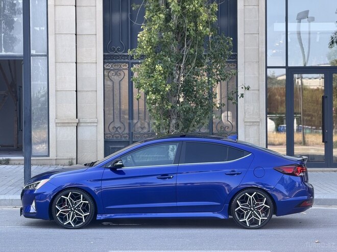Hyundai Elantra-12