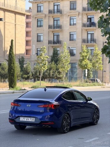 Hyundai Elantra-10