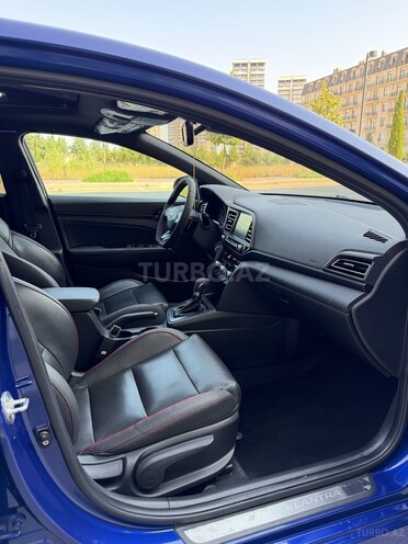 Hyundai Elantra-15
