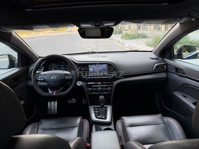 Hyundai Elantra-4