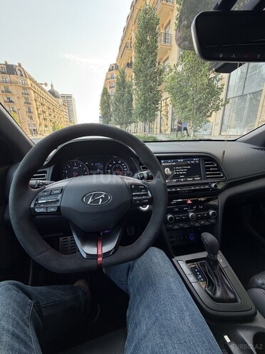Hyundai Elantra-19