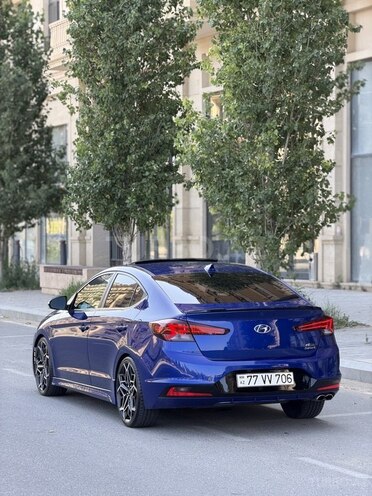 Hyundai Elantra-9