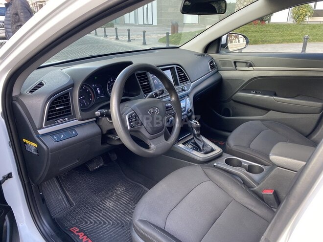 Hyundai Elantra-2