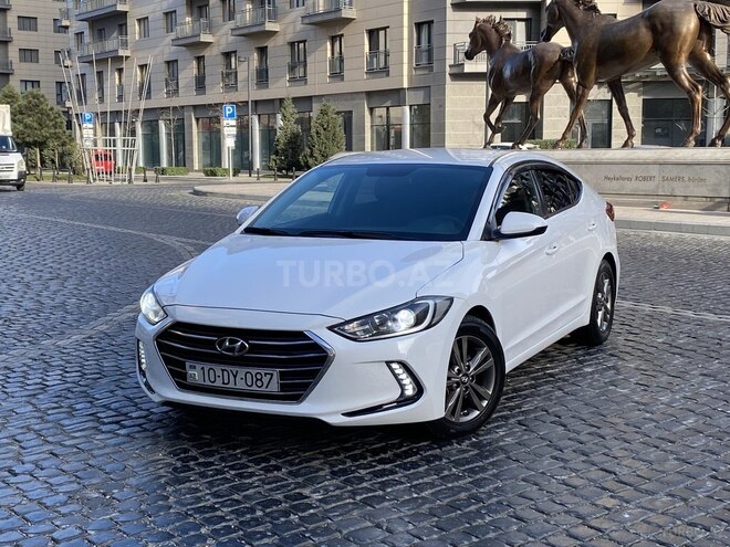 Hyundai Elantra-1