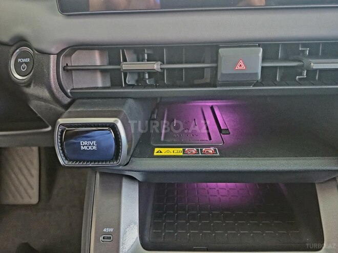 Toyota RAV4-41