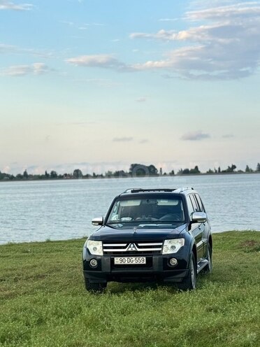 Mitsubishi Pajero-3
