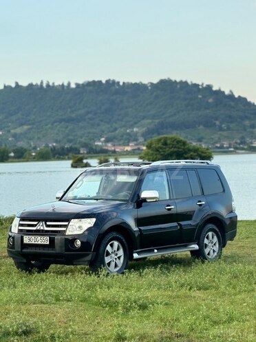Mitsubishi Pajero-1