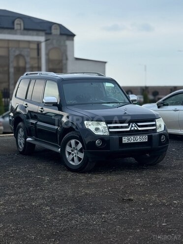 Mitsubishi Pajero-6