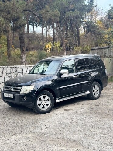 Mitsubishi Pajero-8