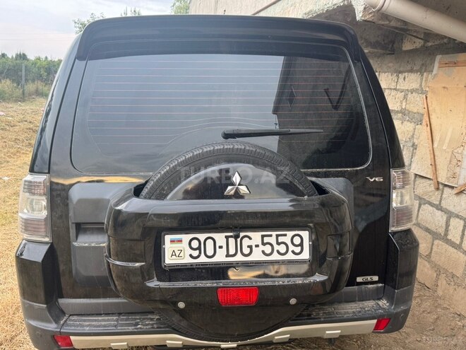 Mitsubishi Pajero-13