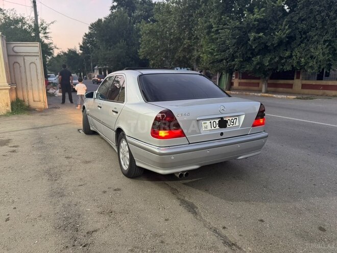 Mercedes C 240-18