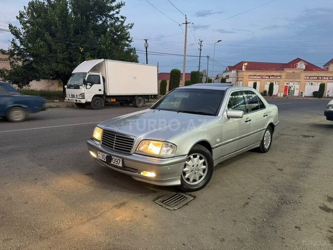 Mercedes C 240-19