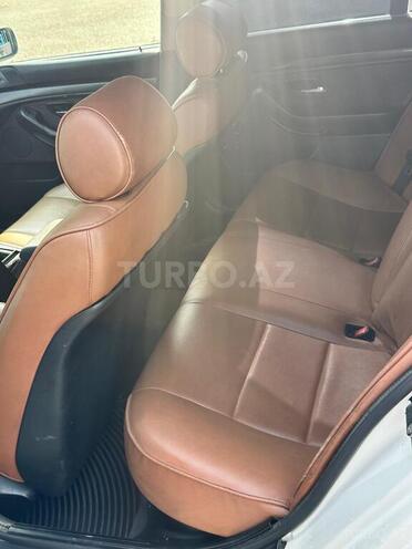 BMW 528-18