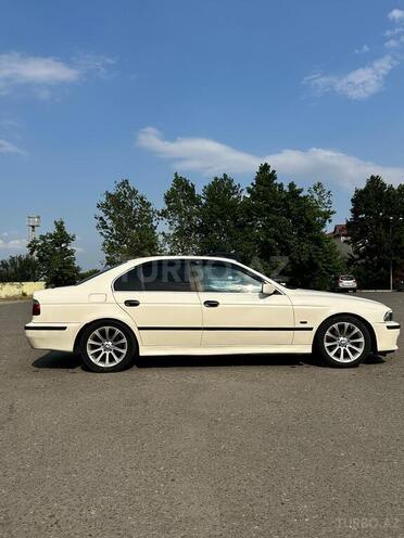 BMW 528-2
