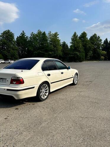 BMW 528-12